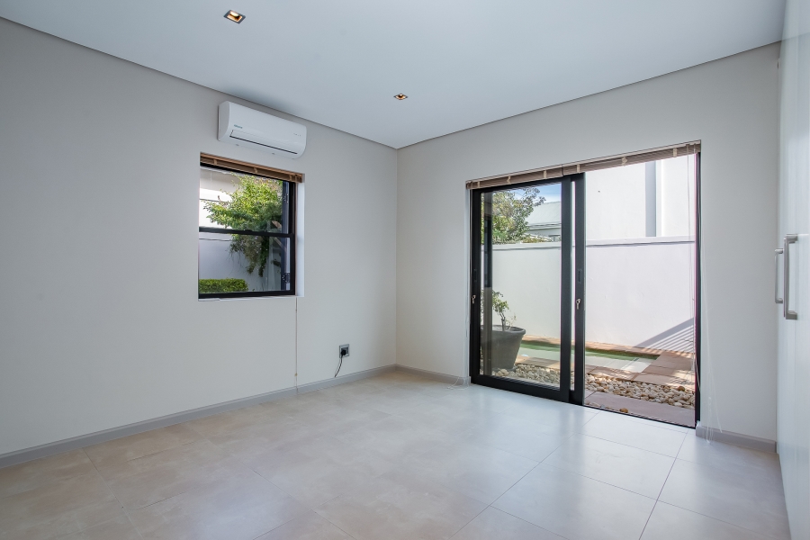 To Let 4 Bedroom Property for Rent in Vrykyk Western Cape